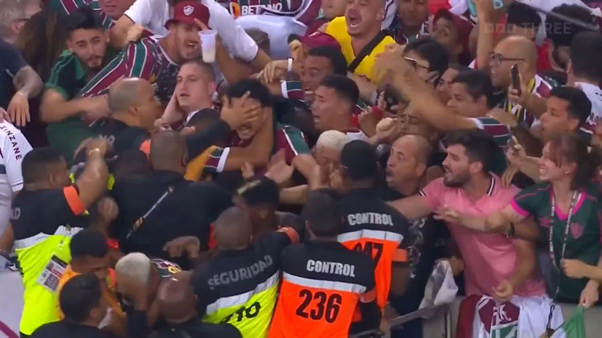 Incredible. Simply incredible 😱 John Kennedy comes off the bench, gets Fluminense ahead in extra time... and then gets sent off for over-celebrating! The Copa Libertadores final, everybody! #BBCFootball #Libertadores