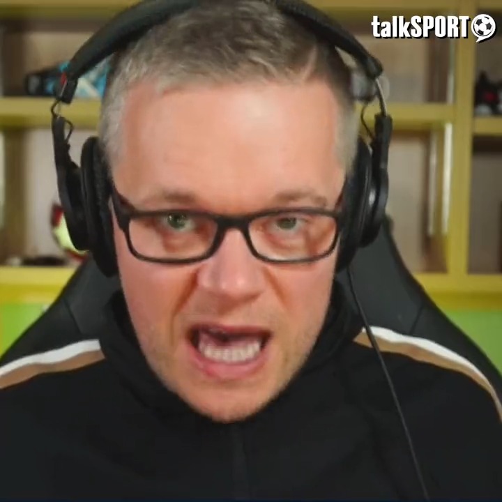 "I can't believe that goal has been given!" 🤯 "When I saw that ball, it looked out to me." 👀 "As far as I'm concerned, Joelinton was pushing Gabriel in the back!" 😬 Mark Goldbridge with a huge rant on VAR after controversy in #NEWARS at St James' Park