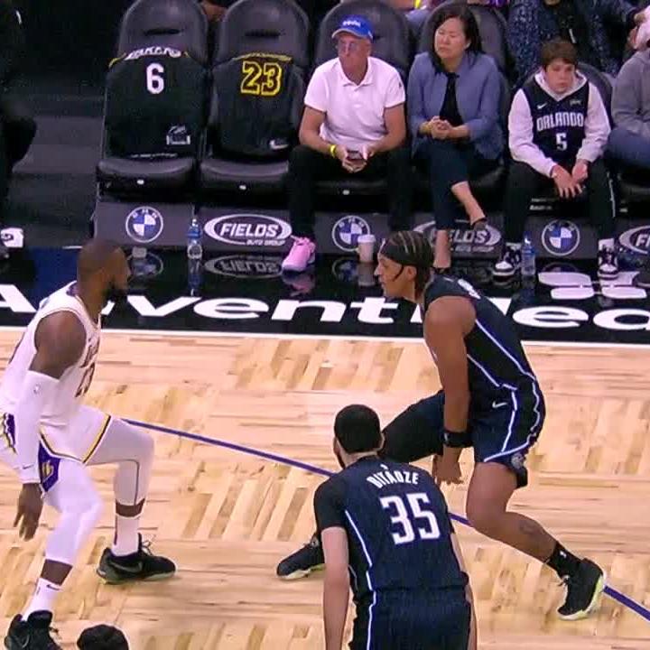 Paolo Banchero lost Lebron with the crossover 👀
