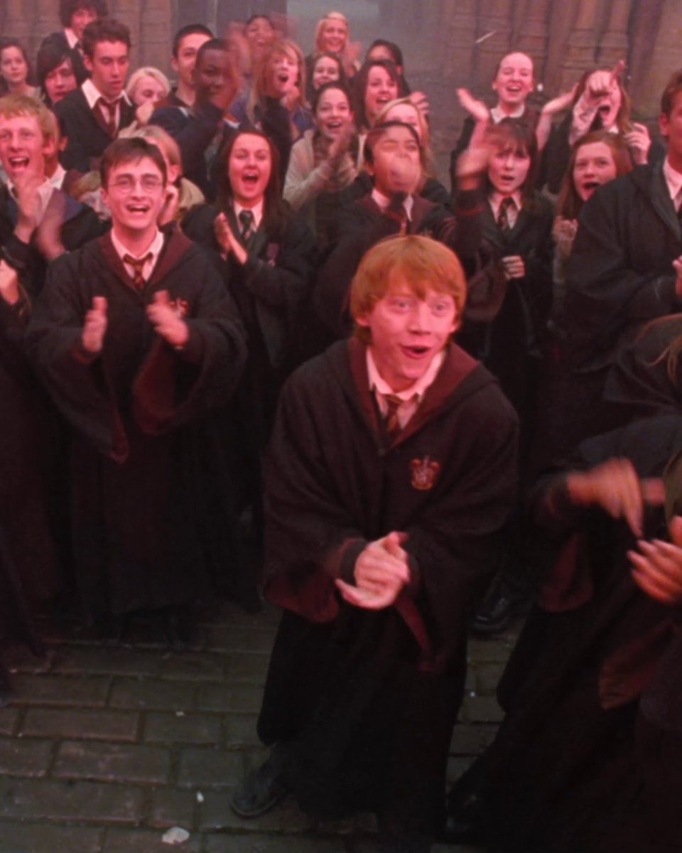 May your Bonfire Night be as spectacular as Fred and George's departure from Hogwarts 🎇