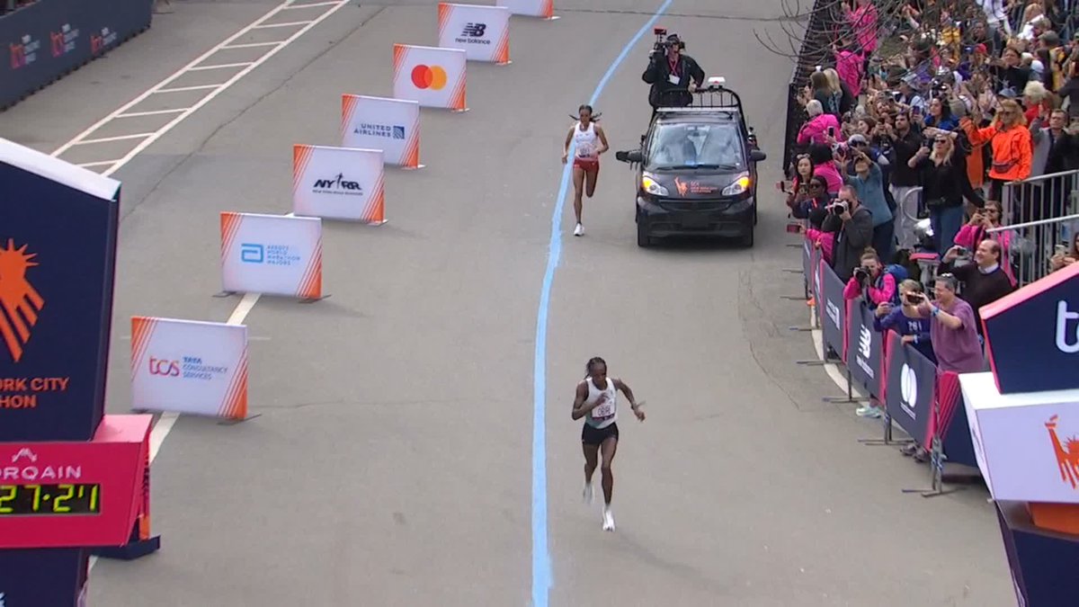 Hellen Obiri of Kenya wins the women's open-division of the 2023 #TCSNYCMarathon at 2:27:23.