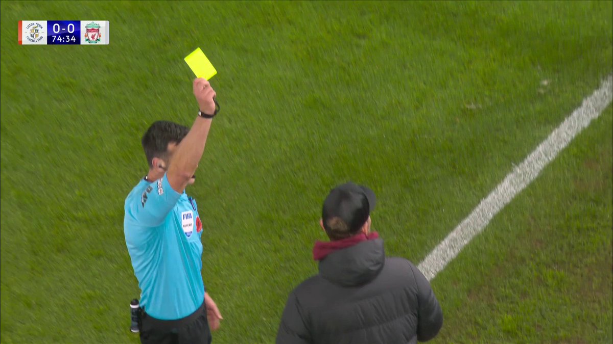Was this a foul on van Dijk from a follow-up corner? 👀 VAR decide there's nothing in it... but Klopp gets a yellow! 🟨
