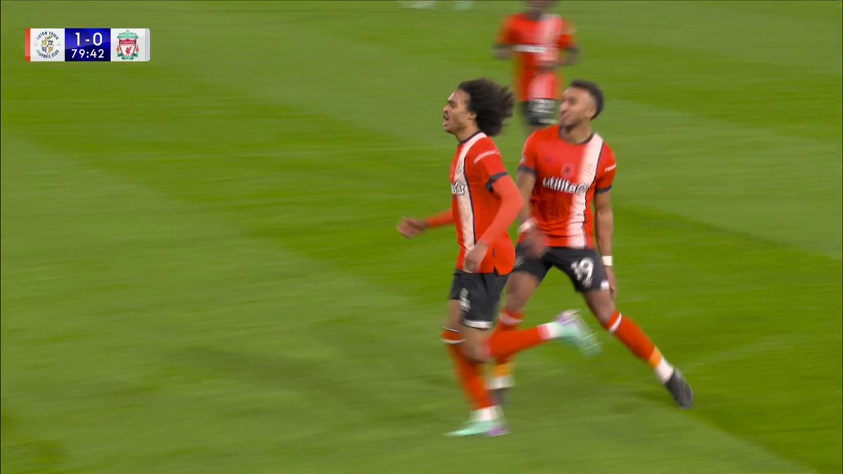 "CHONG WANTS IT, CHONG GETS IT, CHONG SCORES!" 🟠 This counter attack from Luton 🔥