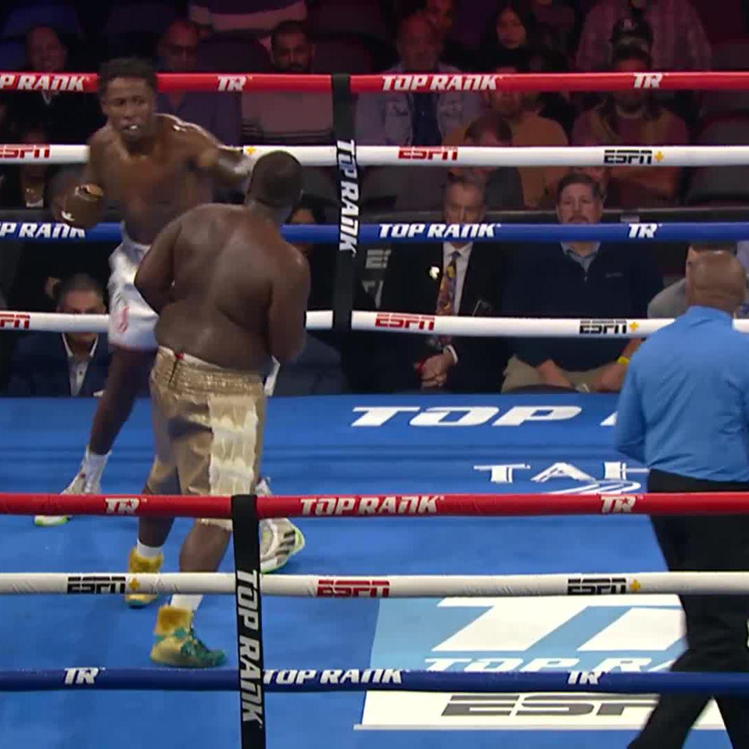 Top Rank really just be finding dudes on the street &amp; puts them in a ring to fight 😭💀😂