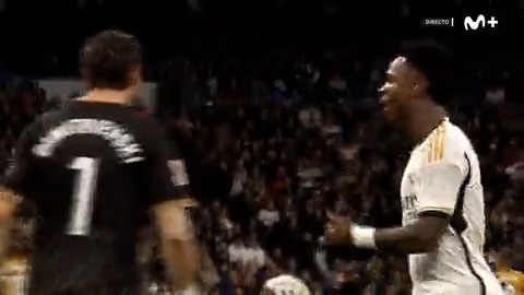 🤬 “Tú y yo, fuera” 😱 Las polémicas palabras de Vinicius a Dimitrievski 📽️ MovistarFútbol 📻 #PartidazoCOPE