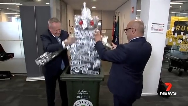 .@billshortenmp has stuffed an aluminium foil robot into a bin in Melbourne, announcing 3,000 new jobs for Services Australia to 'clean up' the 'tragic robodebt disaster'. DETAILS: #auspol #7NEWS