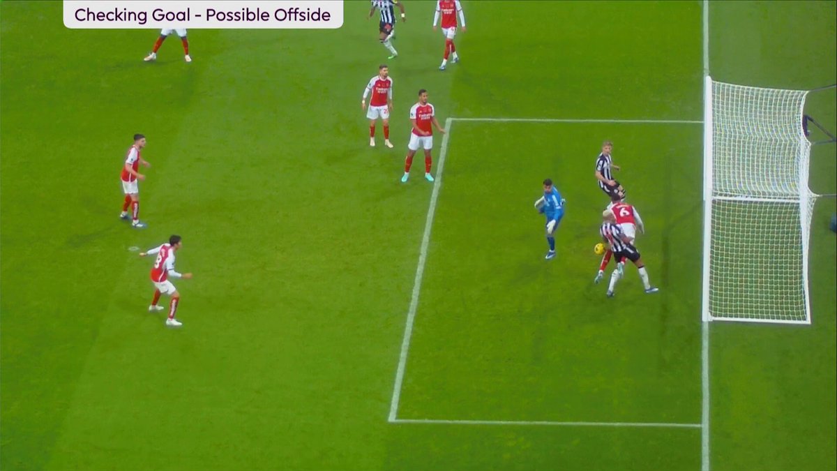 "That is the key issue here" Dermot Gallagher talks us through the decision to allow Anthony Gordon's goal to stand in Newcastle's 1-0 win over Arsenal 🧐