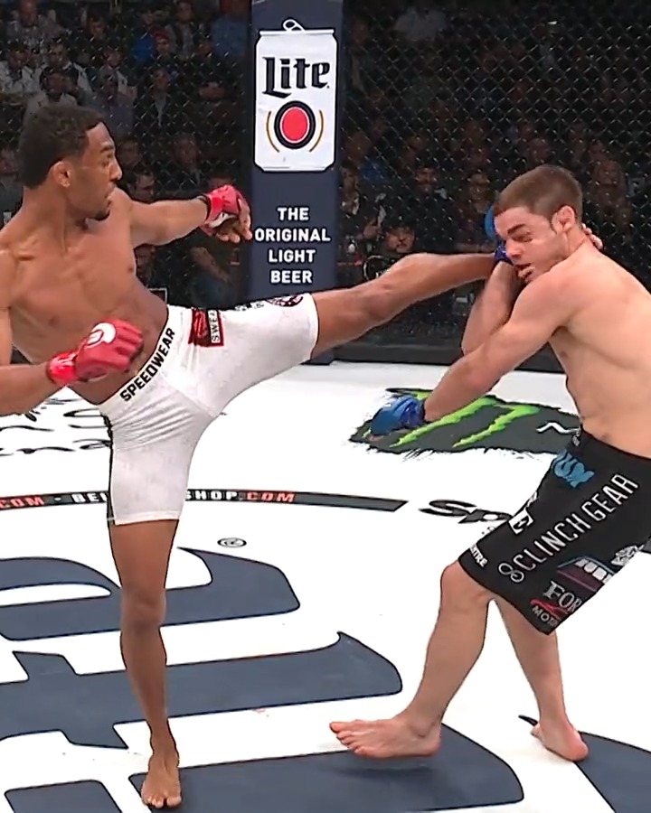 Head kick knocked him 𝙎𝙏𝙍𝘼𝙄𝙂𝙃𝙏 𝙊𝙐𝙏 😱 Will AJ “The Mercenary” McKee secure another signature stoppage on his return to the #Bellator cage? McKee takes on Sidney Outlaw in Chicago 🔥 #Bellator301 | Fri, Nov 17 | @SHOsports