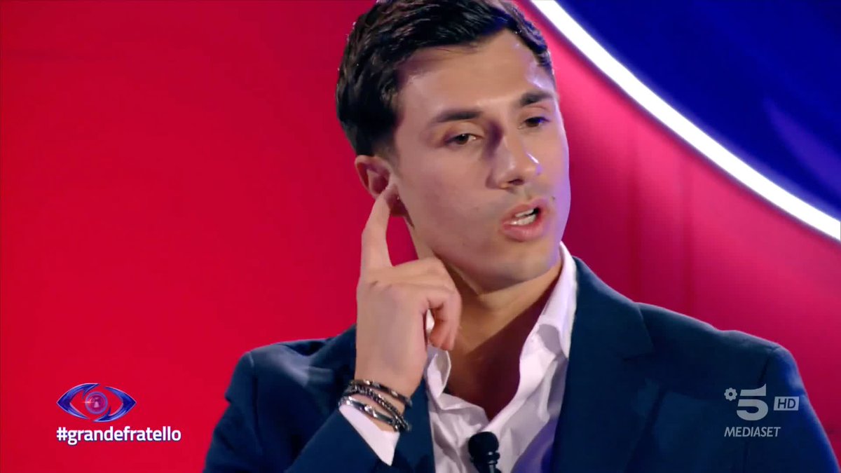Ma perché non la abbracci? ❤️ #GrandeFratello