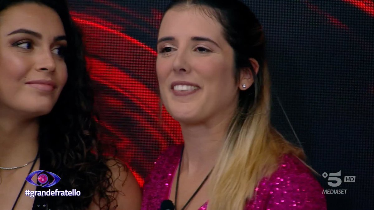 Il pubblico ha deciso che la concorrente che deve abbandonare definitivamente la Casa di #GrandeFratello è... GISELDA!