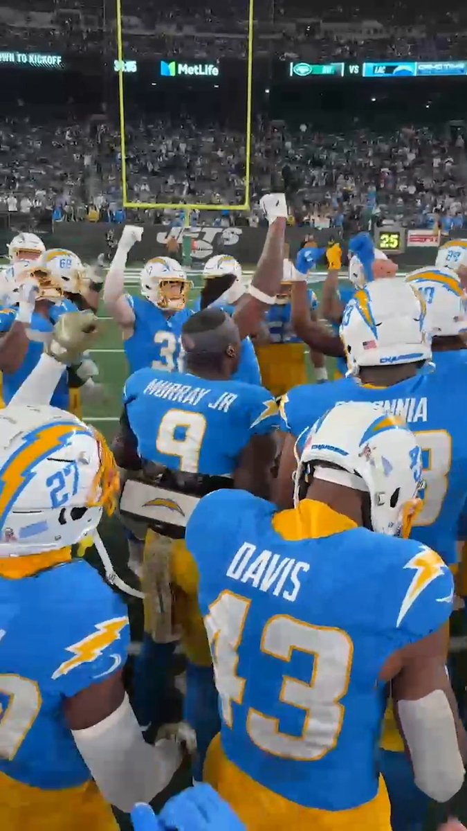 Derwin James gettin' his squad charged up ⚡ #MNF | #LACvsNYJ