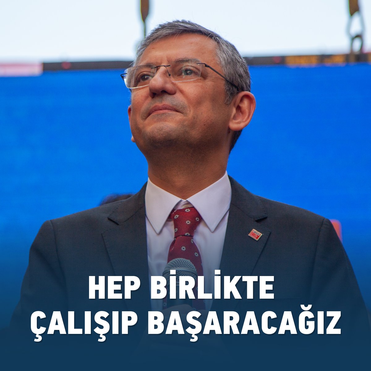 Genel Başkanımız Özgür Özel: "Delegelerimize ‘Halka sorun' dedik. Sordular, geldiler, değişimi gerçekleştirdiler. Şimdi bütün CHP'lilere sesleniyorum. Yine halka gidin ve bu sefer deyin ki: İstediğinizi yaptık, değiştik, gençleştik, güçlendik, şimdi hep birlikte kazanma zamanı!"