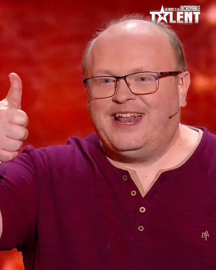 "J'ai mangé un croissant et maintenant il est absent" 😂 Sa chanson amuse beaucoup le jury et le public ! Qui a encore la chanson en tête ? #LFAUIT