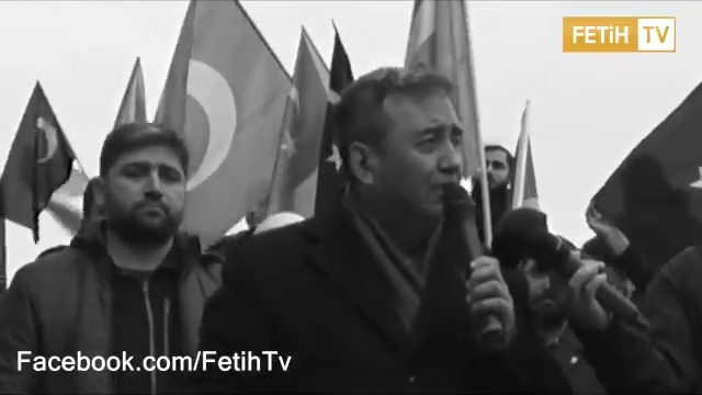 Geçen defa "Ne yapalım, Çin'e savaş mı açalım?" diyenler, bu kez Uygurlarla ilgili önergeyi yine reddetmişler. Biz kimseye gidin, Çin'e savaş açın demiyoruz. Sadece haykırışların, gözyaşların karşısında kayıtsız kalmayın, bir ses verin, sadece ses...