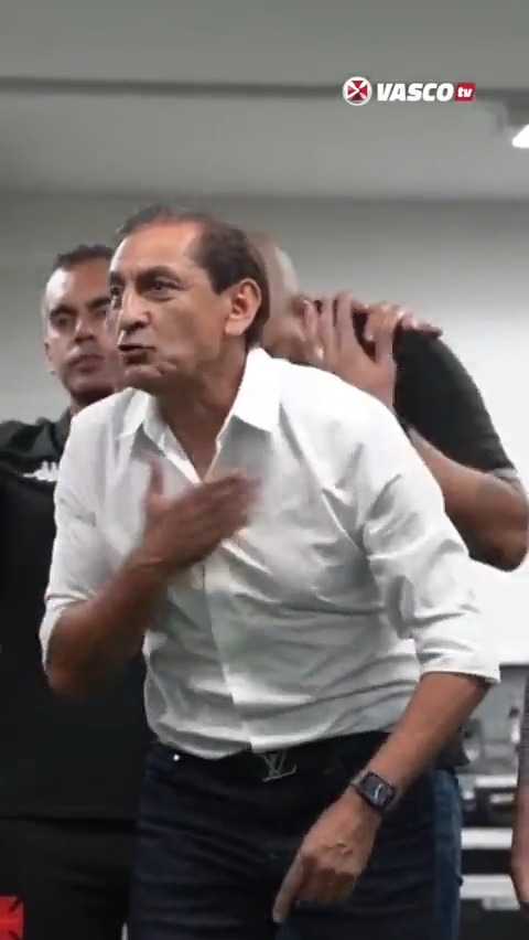 64 años. Campeón en 6 décadas diferentes. Bajó al puntero del Brasileirao y sigue con el mismo hambre de gloria y motivación que tuvo siempre. Único e inigualable.
