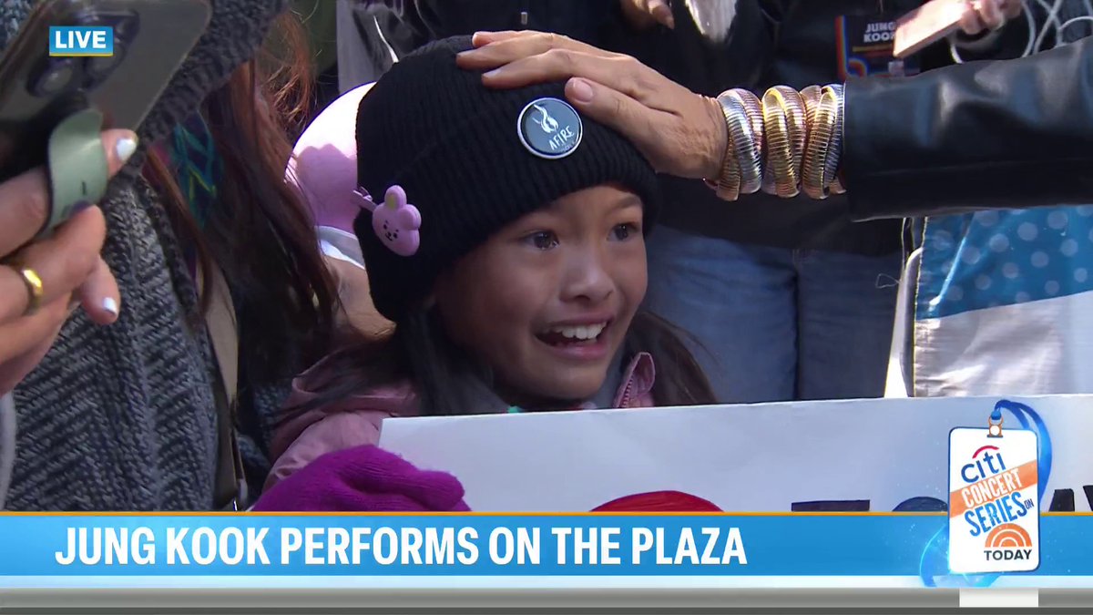 stop, this sweet moment of a 10-year-old fan and jung kook 😭😭😭 the best birthday present!! 🥺💜 (and yeah we’re crying too) #JungKookOnTODAY #citiconcertseries #BTS @BTS_bighit