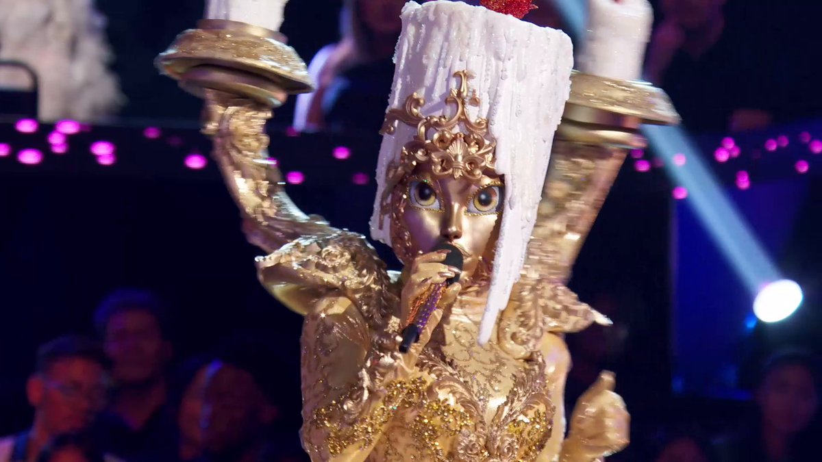 Are we in the presence of royalty with #CandelabraMask? 👑 #TheMaskedSinger