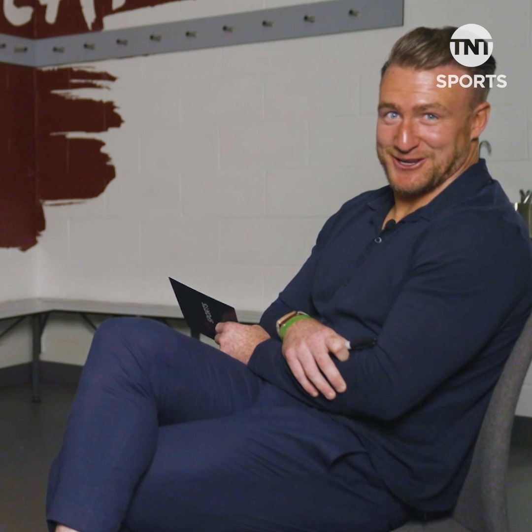 "Gregg Wallace!" ๐ค Ahead of their upcoming #GallagherPrem clash, watch what happened when we put Sale Sharks ๐ฆ's Ben Curry against Bristol Bears ๐ป' Harry Randall in a game of Read My Lips with Stuart W Hogg ๐ค