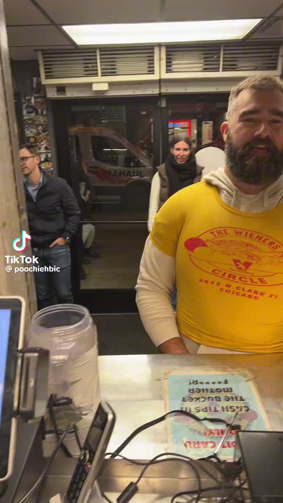 Soo I guess Jason Kelce will be joining Andrew Whitworth and the rest of the #TNF cast tonight…
