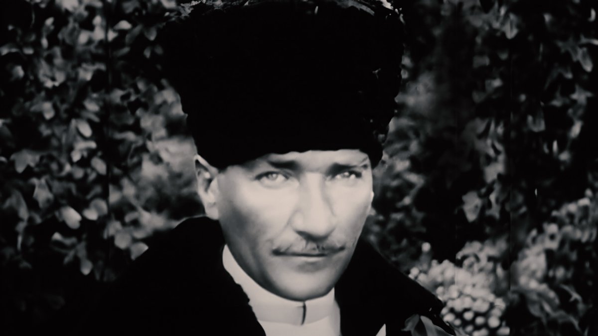 ✈️ Cumhuriyetimizin kurucusu Gazi Mustafa Kemal Atatürk’ü aramızdan ayrılışının 85. yılında saygı, özlem ve minnetle anıyoruz. #TürkHavaYolları #10Kasım