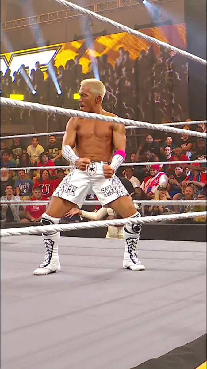 "He's like Shakira" Akira Tozawa was in the zone 🤣 #WWENXT