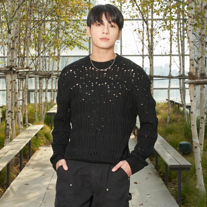 Stepping into his own light. #JungKook celebrates the release of his debut solo album, 'GOLDEN,' with Zane Lowe in Seoul where he talks about his personal growth making the project, as well as the future of BTS_official. Watch now: