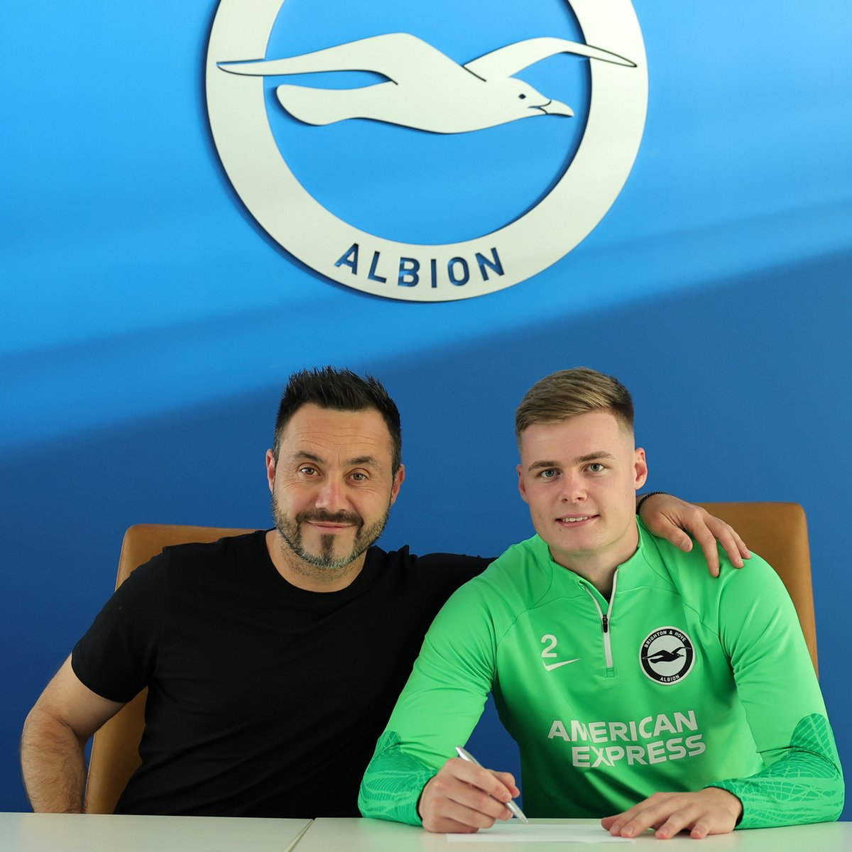 Evan is here to stay! 🤝 2⃣0⃣2⃣9⃣