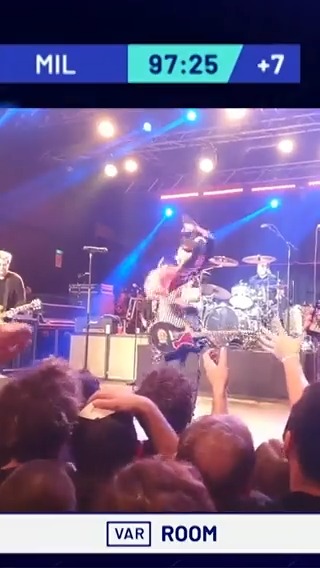 How it really went 😉 Video courtesy of Green Day Italy #SempreMilan | Green Day
