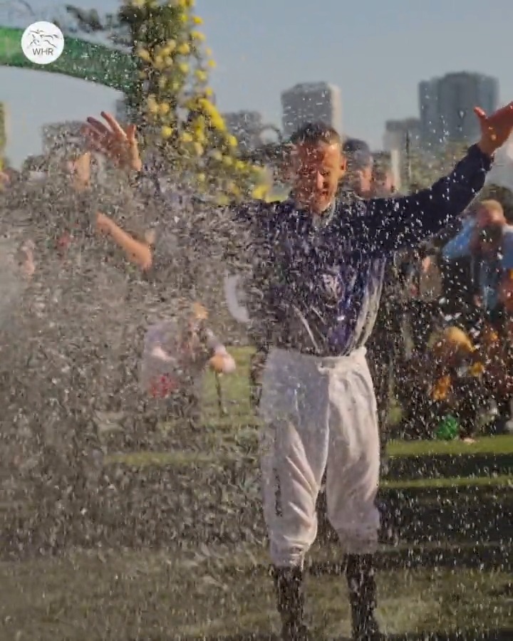 Thank you, Damien Oliver 🍾 #MelbourneCup