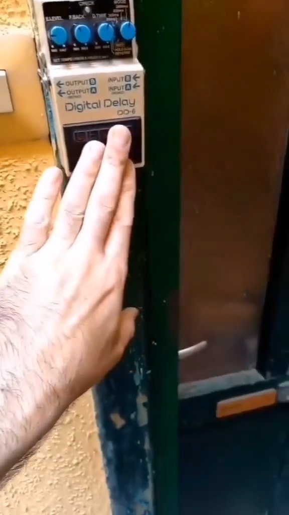 Tag a producer who needs this doorbell! 🛎 🎥: "Synth Patchers" on IG.