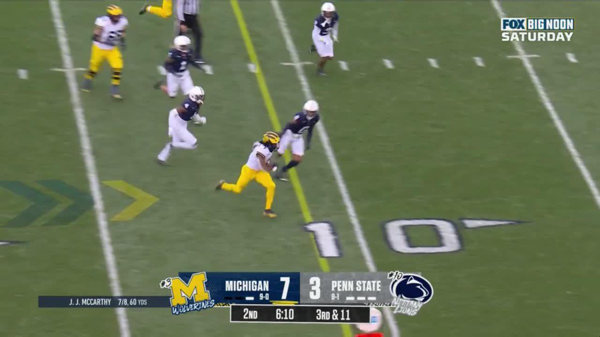 𝘏𝘦𝘳𝘦'𝘴 𝘛𝘩𝘦 𝘋𝘰𝘯! 🗣️🎙️ Donovan Edwards cuts back to extend No. 3 Michigan Football's lead. 📺: FOX/FOX College Football