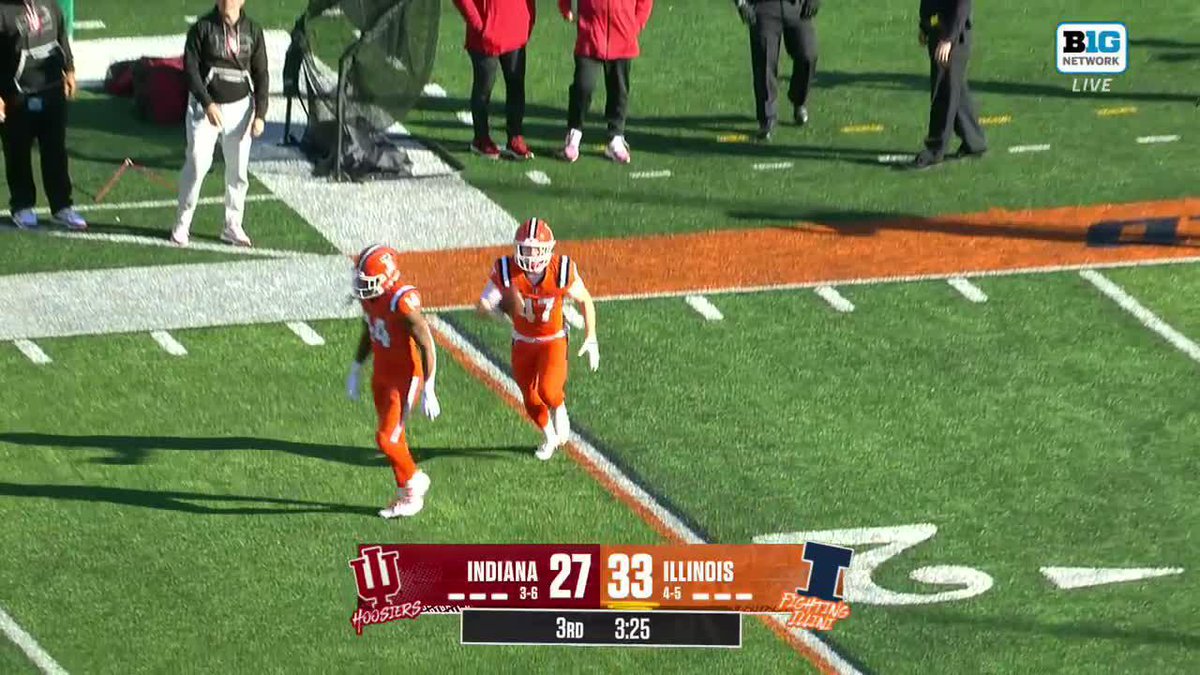 The Fighting Illini with the take away. 🤯 📺: Big Ten Network