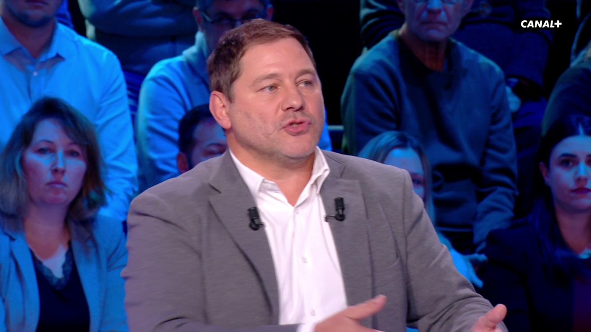 🎙️ "On s'est fait manger" Cédric Heymans et Richard Dourthe reviennent sur les choix stratégiques de Fabien Galthié lors du quart de finale.