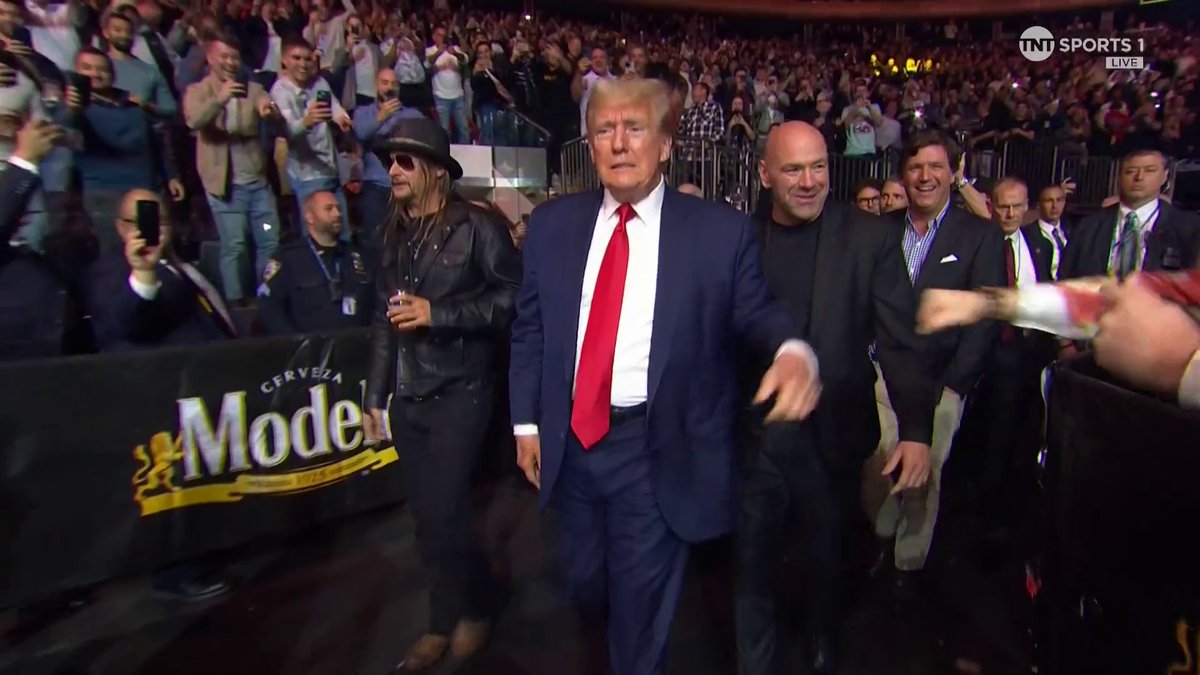 DONALD TRUMP HAS ARRIVED! 🇺🇸 #UFC295