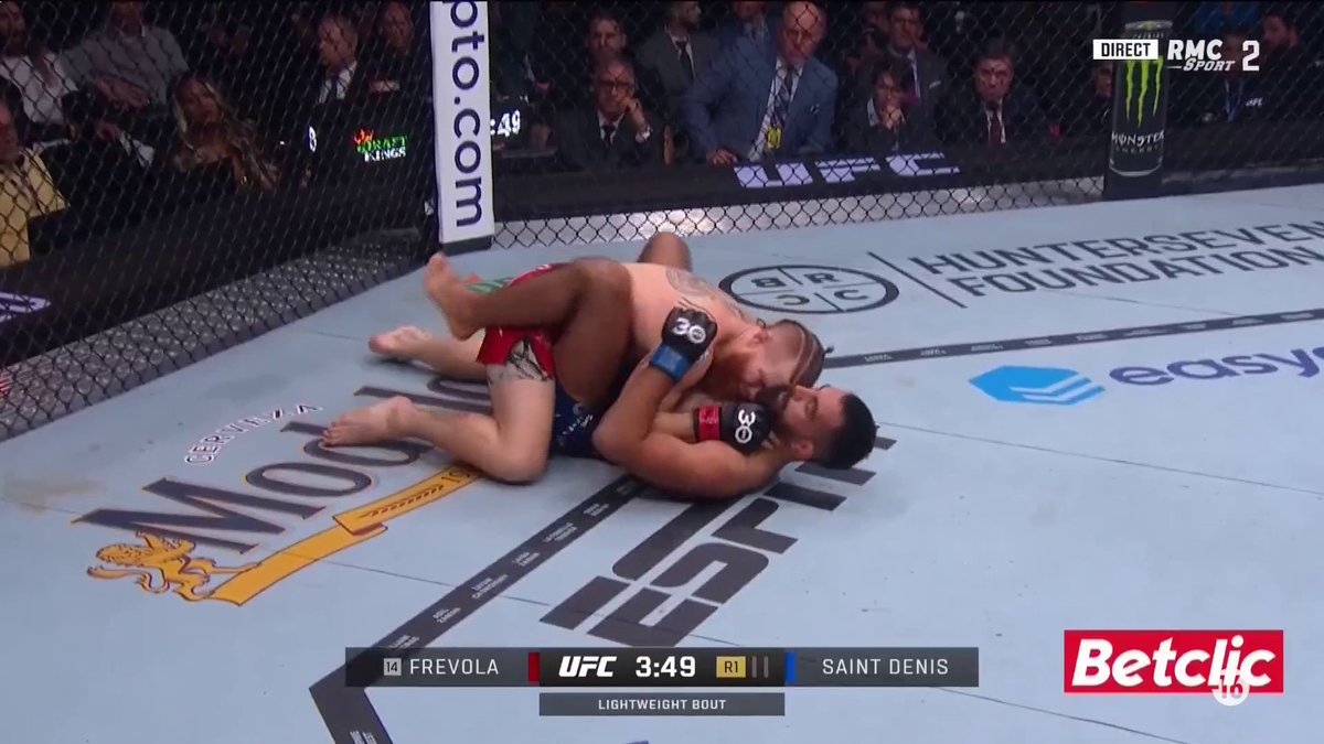 🚨🚨 BENOIT SAINT DENIS DÉTRUIT FREVOLA AVEC UN HIGHKICK VENU TOUT DROIT D'UNE AUTRE GALAXIE ! C'EST QUOI CE MOOOONSTRE 🇨🇵 #UFC295