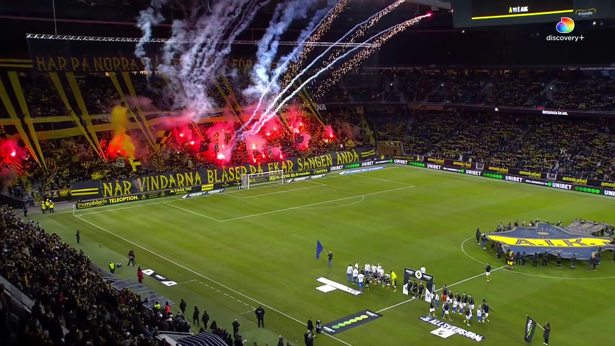 Inramningen på Friends Arena inför mötet mellan AIK och IFK Värnamo! Se matchen på