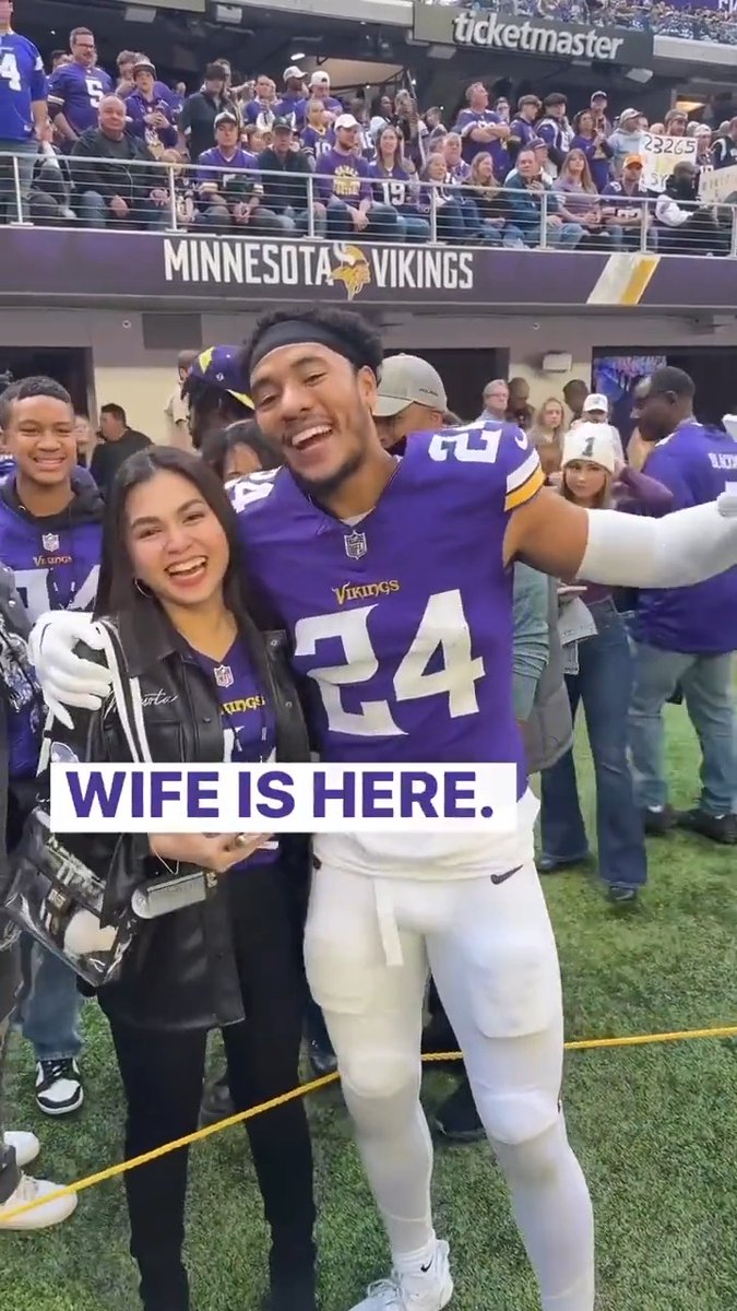 Cam Bynum's wife Lalaine is on the sidelines to watch her husband play today. She just received her visa to enter the US, and this is the first time she's been able to watch Cam play in person. 💜 Camryn Bynum