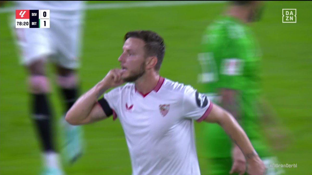 Un MISIL para empatar #ElGranDerbi 🚀 ¡Qué golazo de Ivan Rakitic para el Sevilla Fútbol Club! 🔥 #LaLigaEnDAZN ⚽