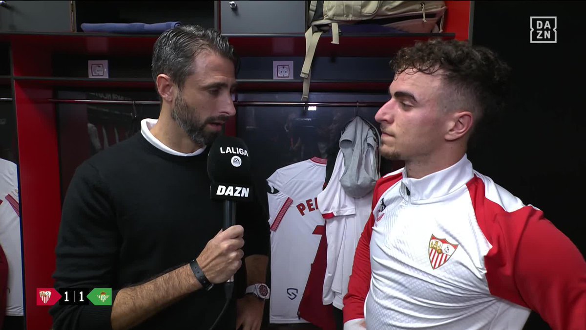 🗨 "Nos faltó materializar las acciones. Si que es verdad que tuvimos el dominio del partido" Las palabras de Adrià Pedrosa desde el vestuario del Sevilla Fútbol Club en #DAZN con Nicolas Pareja #LaLigaEnDAZN ⚽