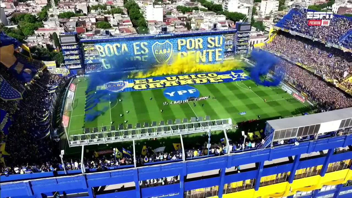 El brutal recibimiento a Boca en La Bombonera, a una semana de perder la final de la Copa Libertadores. Locura. 🤯🇦🇷