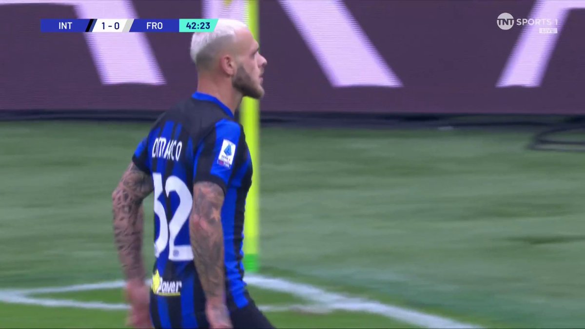 WHAT AN UNBELIEVABLE GOAL! 🤯🚨 An early contender for goal of the season from Inter's Federico Dimarco TAKE A BOW! 👏