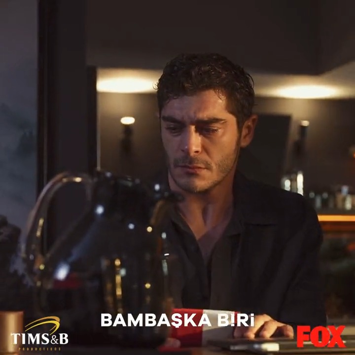 Kenan bu bilgi karşısında ne yapacak? 🥺 #BambaşkaBiri yeni bölümüyle bu akşam 20.00’de FOX’ta! 🫂 @foxturkiye TIMS&B Productions Burak Deniz