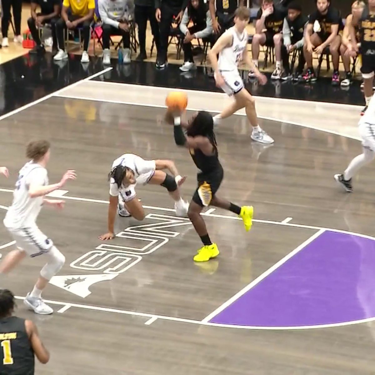 RASHAD WILLIAMS ANKLE-BREAKING GAME-WINNER‼️ His clutch bucket gave Golden Lion Basketball 🦁 the win 😤