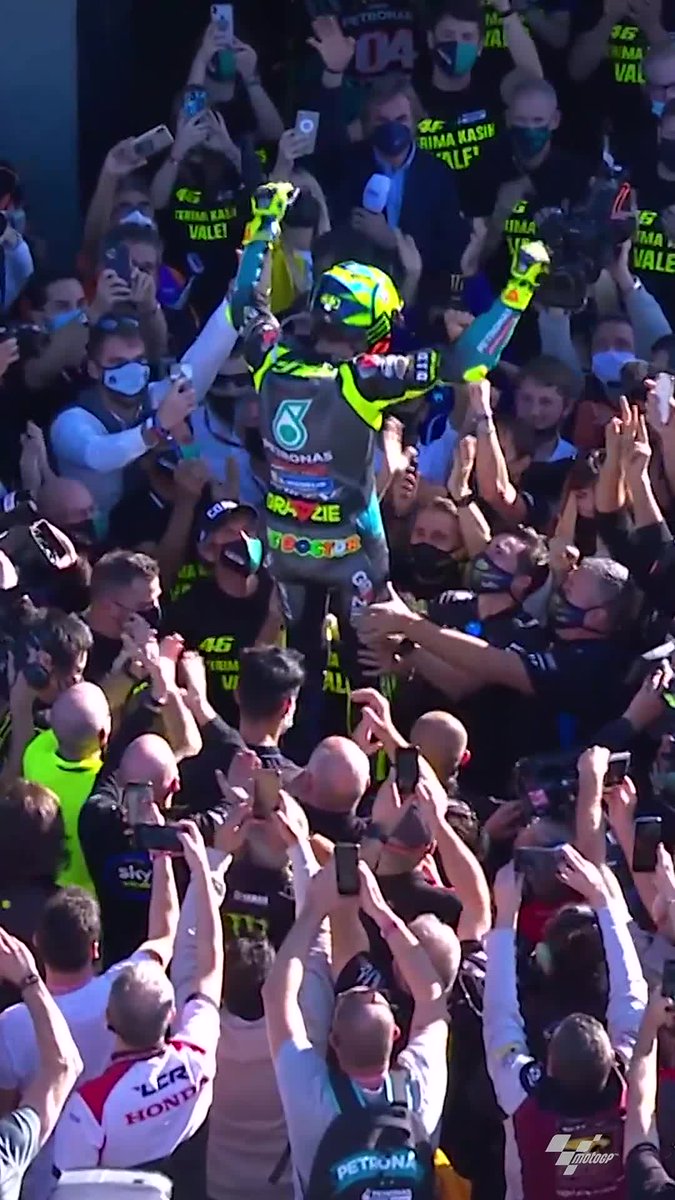 Two years ago today, one of the greatest motorcycling stories ever told came to an end 🏁 The entire paddock welcomed Valentino Rossi back to the pits for one final time 🥲 #GrazieVale