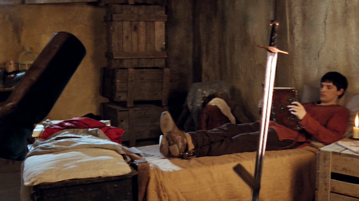 Merlin's cleaning hack: 🪄. If only we could all abracadabra our mess away. 😔 #Merlin