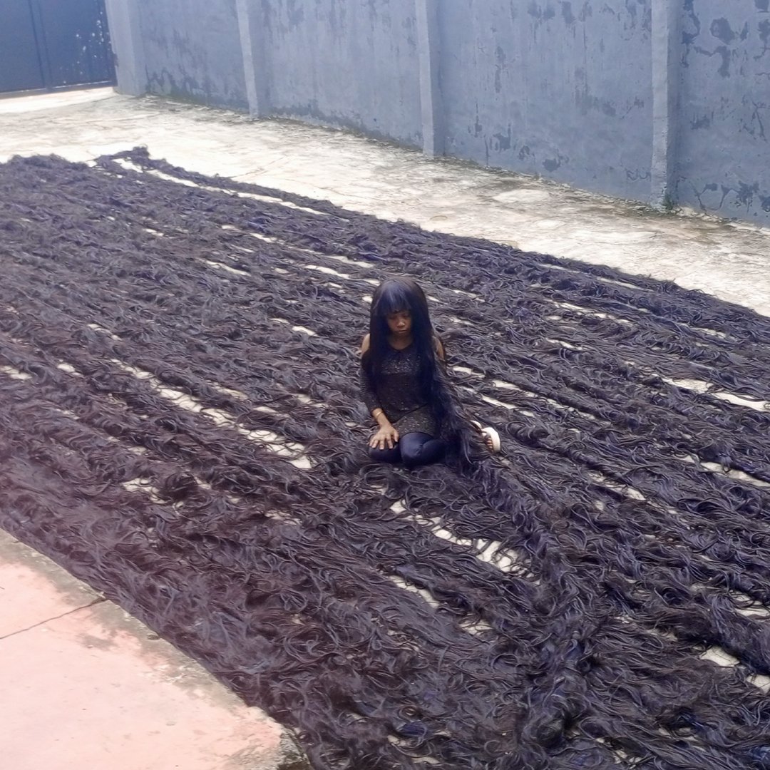 Helen Williams from Lagos, Nigeria has achieved a new record for the longest handmade wig which stretches an incredible 351.28 metres (1,152 ft 5 in) 👏