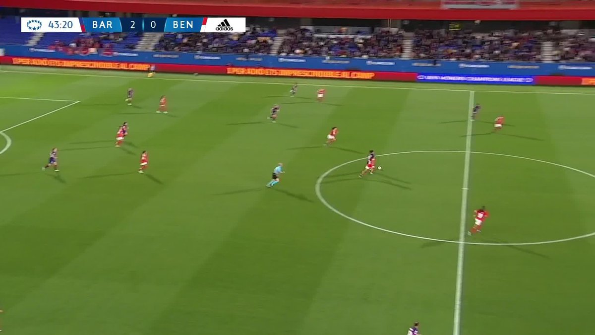 Aitana Bonmatí sat the defender 🤭 (via DAZN Football)