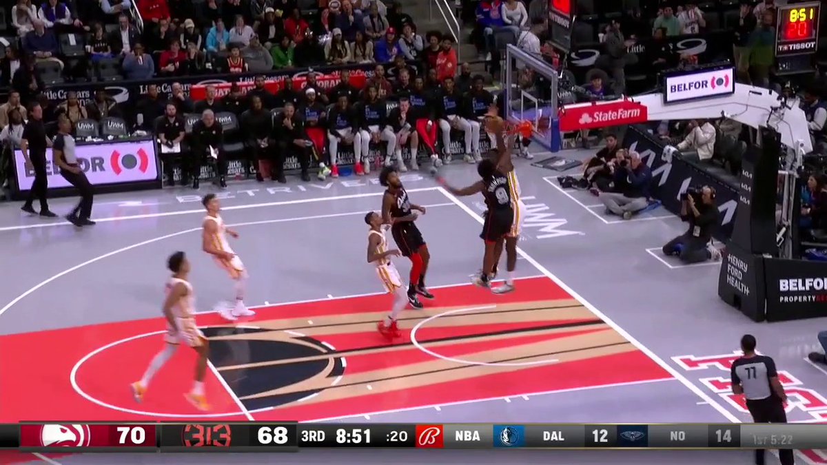 Ausar Thompson put Clint Capella on a poster 👀