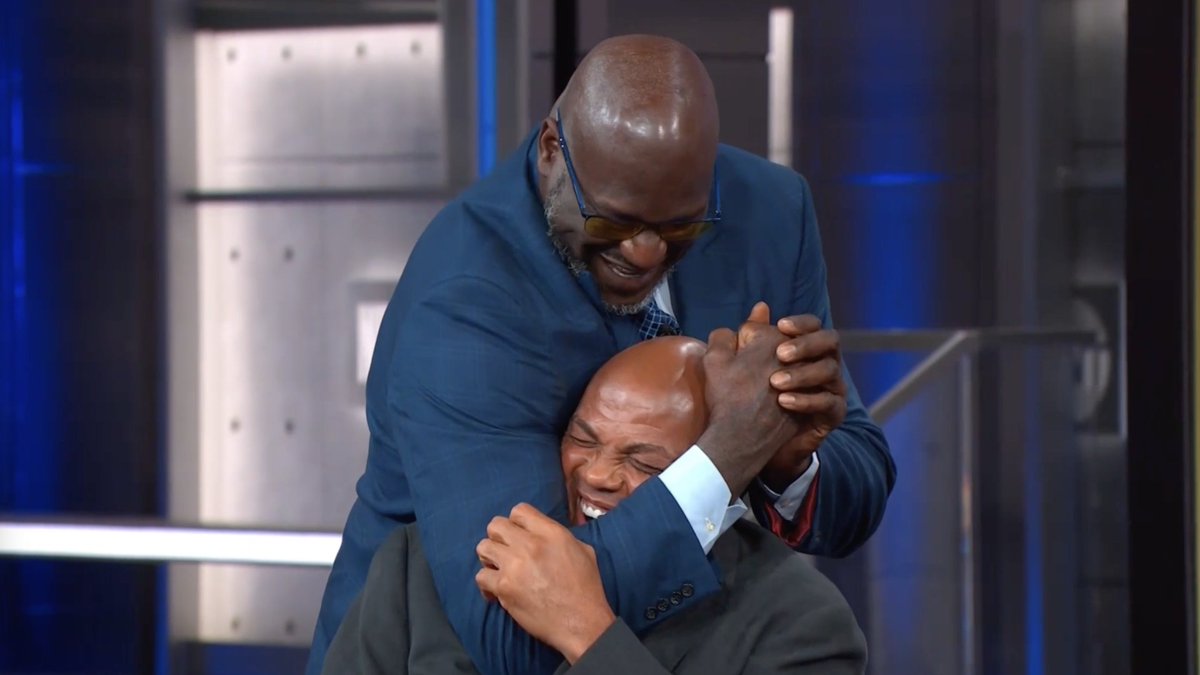 Shaq really put Chuck in a chokehold 🤣