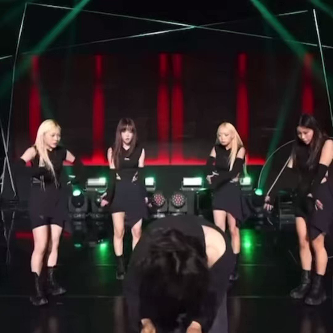 리즈니스는 댄브에서 미친 팝 주면서 총 쏘고 나서 컴온. 하는 것도 개간지임